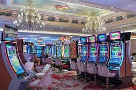 Antarmuka platform venom77 menampilkan kategori permainan kasino, slot, dan sportsbook